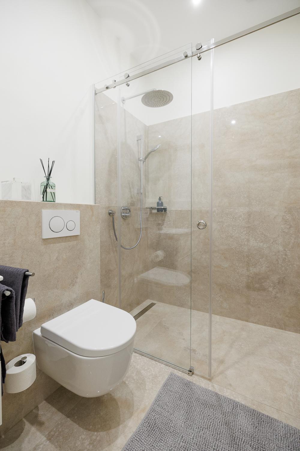 Stylish 1-bedroom 2-bath By Canal Minutes From Historic Centre * Vienne