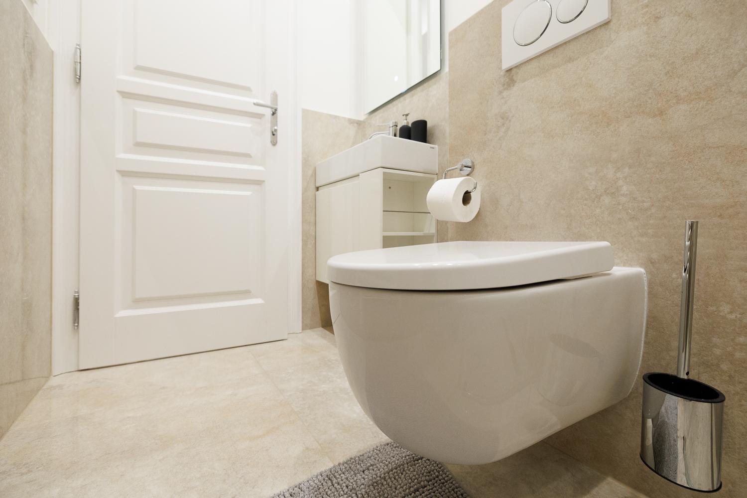 Stylish 1-bedroom 2-bath By Canal Minutes From Historic Centre Vienne
