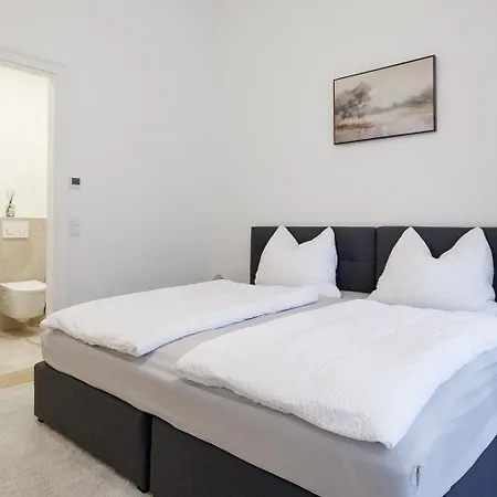 Stylish 1-Bedroom 2-Bath By Canal Minutes From Historic Centre Wien Exterior foto