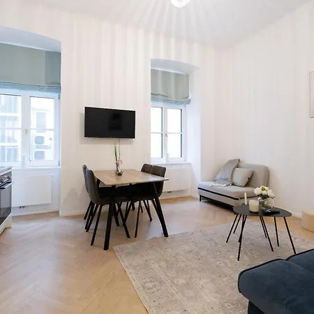 Stylish 1-Bedroom 2-Bath By Canal Minutes From Historic Centre Wien Exterior foto