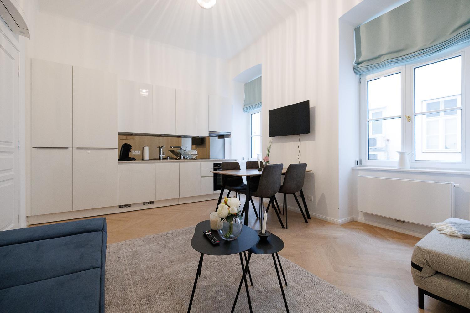 Stylish 1-bedroom 2-bath By Canal Minutes From Historic Centre Apartment Wien