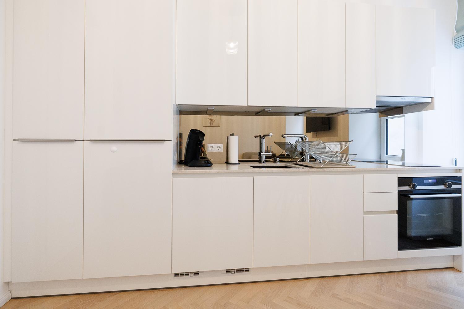 Apartment Stylish 1-bedroom 2-bath By Canal Minutes From Historic Centre Wien